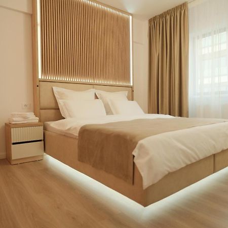 Green Studio Targu Neamt ภายนอก รูปภาพ